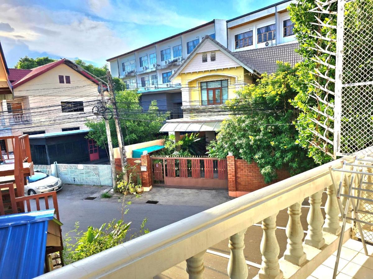Bed And Terrace Guesthouse Chiang Mai Ngoại thất bức ảnh